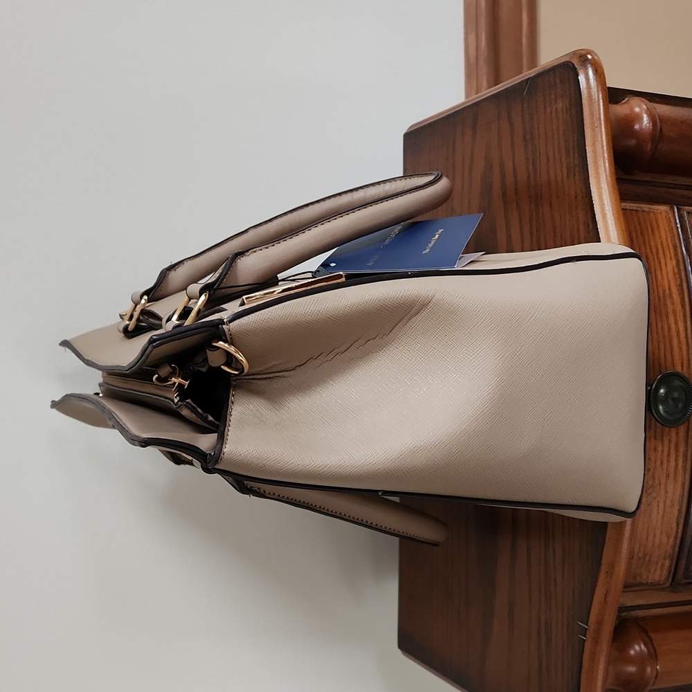 Adrienne Vittadini Oxford Bow Bag - Picture 4 of 9